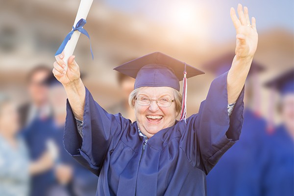 پزشکی و دندانپزشکی بدون محدودیت سنی برای بزرگسالان و میانسال